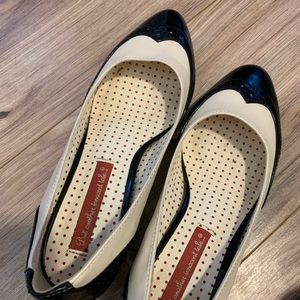 B.A.I.T. Footwear Wingtip kitten heels